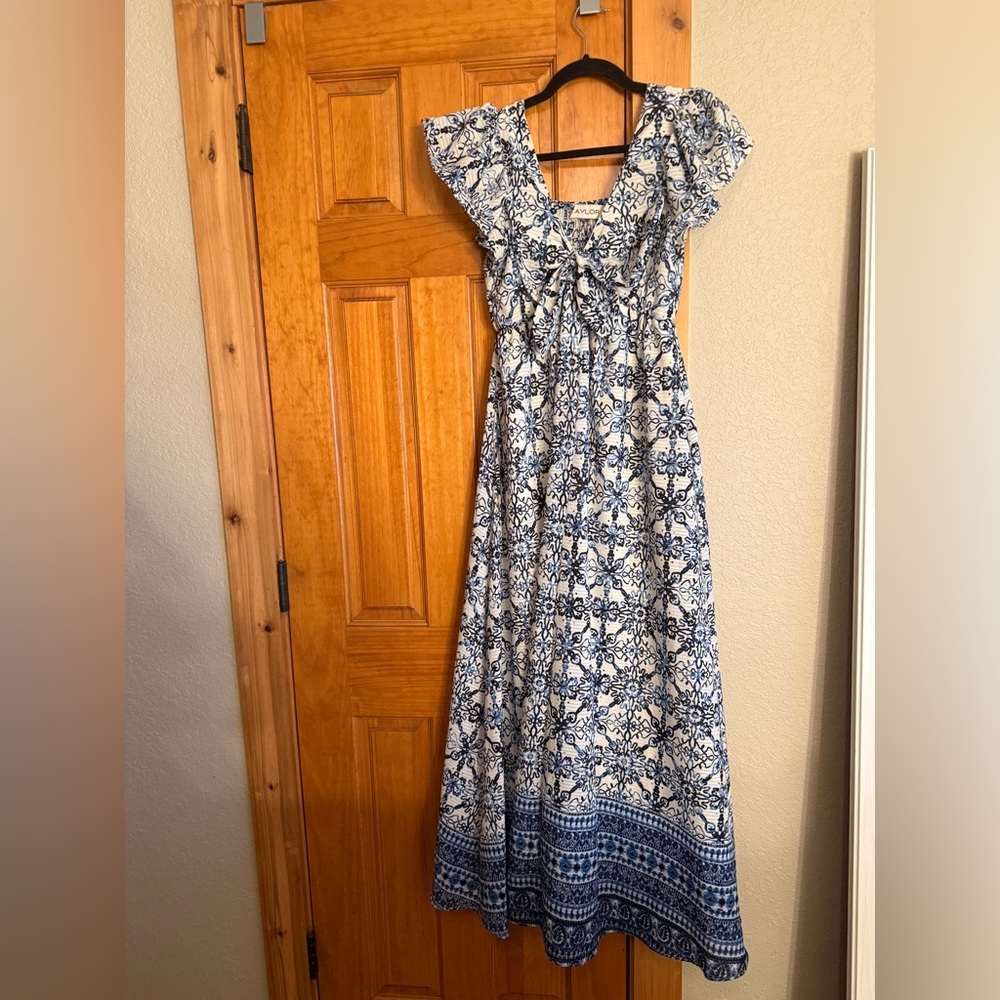 Taylor Navy and White Patterned Maxi Dress